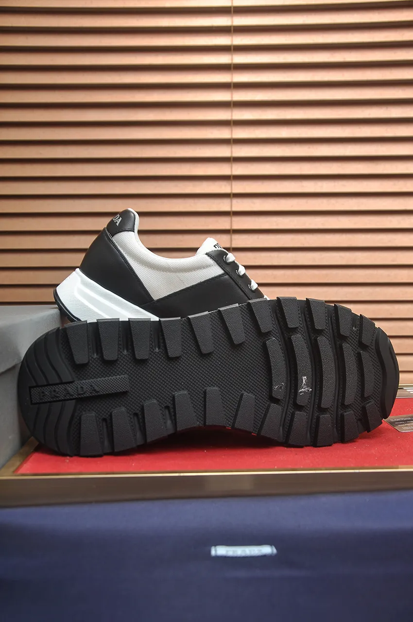 Men's shoes 💰580💶 [PRADA] Top original items, new seasonal styles, high-quality original items, top-grade high-mercerized cowhide combined with original breathable fabric + imported glue, imported stretch fabric inside with original cowhide feet, original thick outsole! Quality guaranteed! Code 38-45 (45 customized)